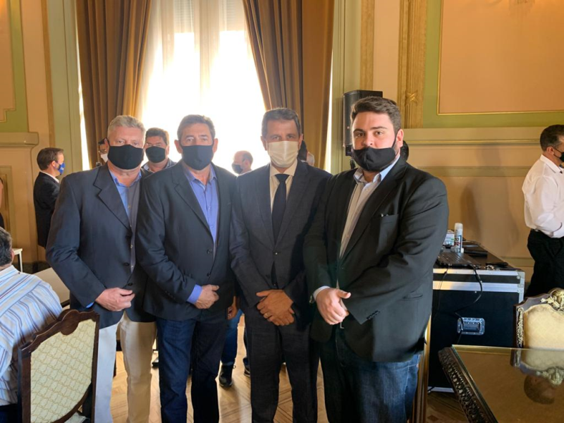 Vice-Prefeito Taborda na posse de Ernani Polo